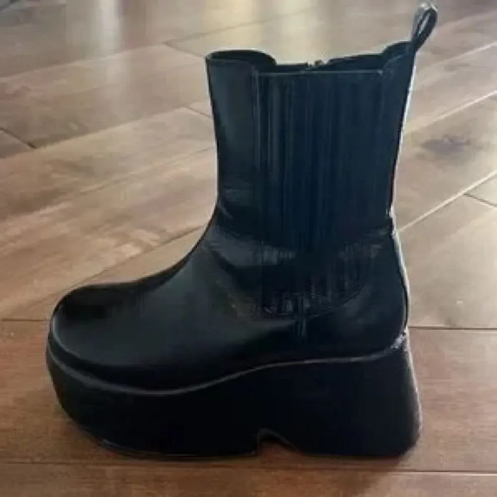 Free People Disco Days Black Leather Platform Boots US 6